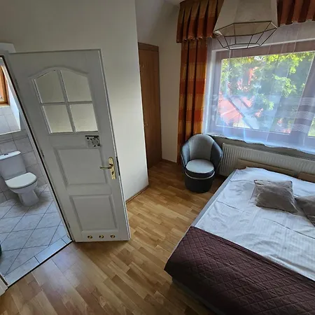 Lesniczowka 18 Δωμάτια σε οικογενειακή κατοικία